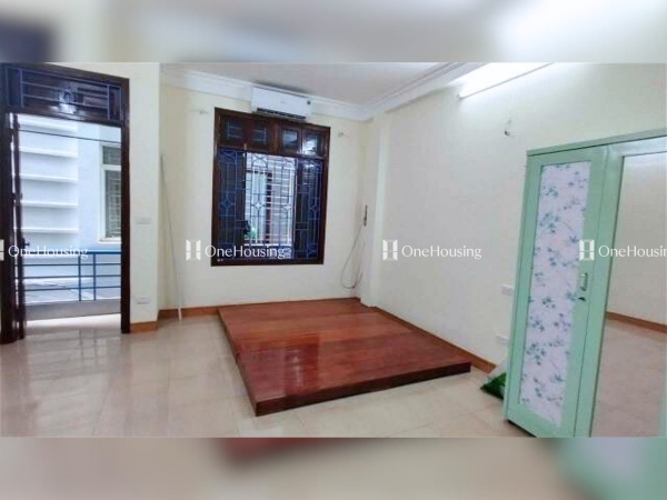 Nhà mặt ngõ diện tích 33.2m² x 5 tầng, mặt tiền 4.64m, Quận Cầu Giấy