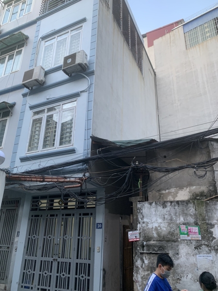 nhà từ phía ngoài