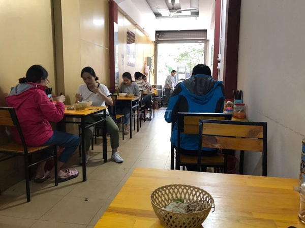 Sang Nhượng Nhà 4 Tầng 53m2 Mặt Phố Bạch Mai Đang Làm Hàng Ăn