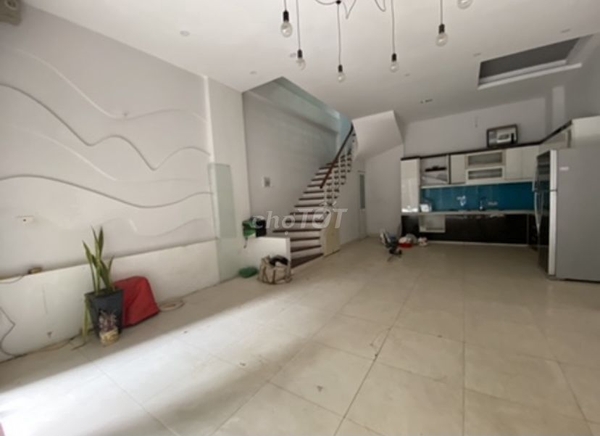 Cho Thuê Nhà phân lô, 5 tầng, Mới Đẹp Trần Quốc Hoàn - Cầu Giấy