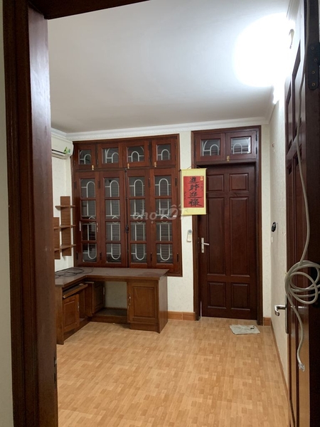Bán nhà ngõ phố rộng Nguyên Hồng 39m2 Sổ đỏ chính chủ