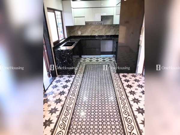 Nhà mặt ngõ cách Nguyễn Khang 5m, diện tích 53m² x 7 tầng, mặt tiền 6.5m