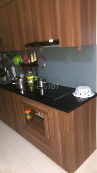 Nhà Nam Đồng ba mặt thoáng cách ô tô 10 m ,nhà 5 tầng 37m2