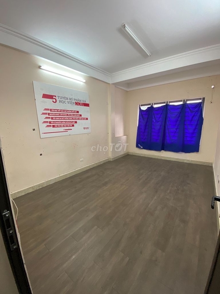 Cho Thuê MBKD Hoặc Văn Phòng Đẹp Mặt Phố Hồng Tiến - Long Biên