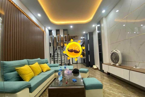 Bán gấp nhà tại Vương Thừa Vũ 35m2 4 ngủ, nhà đẹp ở ngay