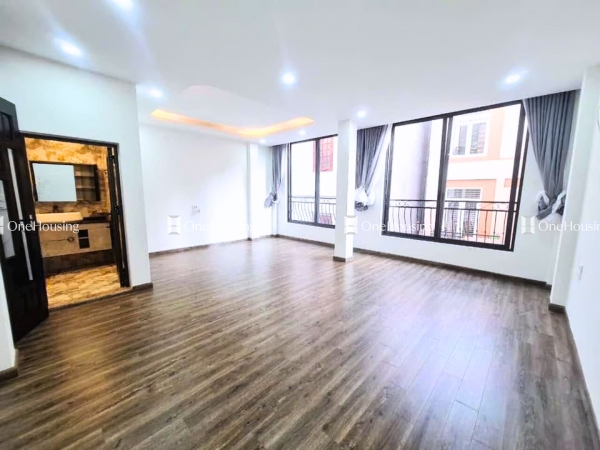 Nhà mặt ngõ cách Nguyễn Khang 5m, diện tích 53m² x 7 tầng, mặt tiền 6.5m