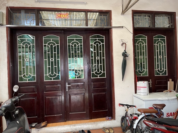Cần bán nhà 117m2 giá 1x tỷ để chuyển lên gần Hồ Tây