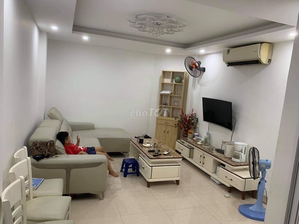 Cần bán nhà giá rẻ Khâm Thiên !!!!! DT 51m2 đang làm homestay