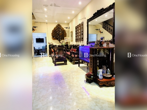 Nhà mặt ngõ cách Âu Cơ (đường gom chân đê) 60m, diện tích 72m² x 4 tầng, mặt tiền 5.2m
