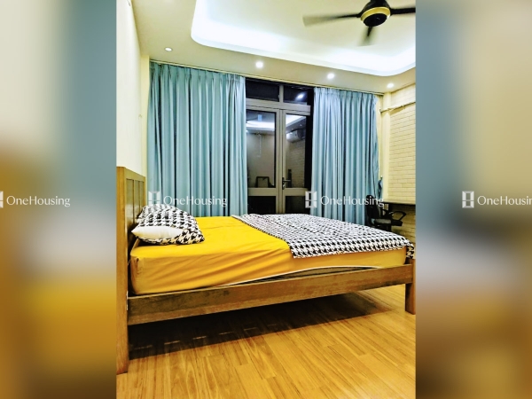 Nhà mặt ngõ cách Âu Cơ (đường gom chân đê) 60m, diện tích 72m² x 4 tầng, mặt tiền 5.2m