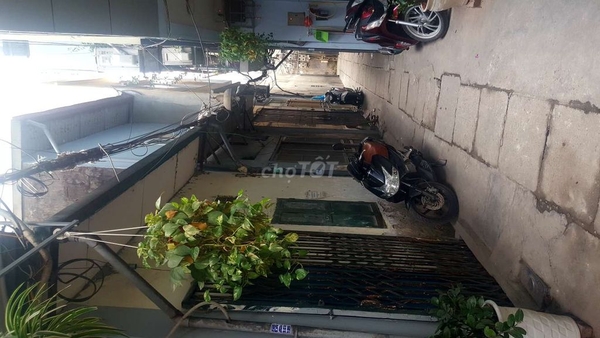 BÁN NHÀ PHƯỜNG KHƯƠNG ĐÌNH 30M2 1 NGỦ