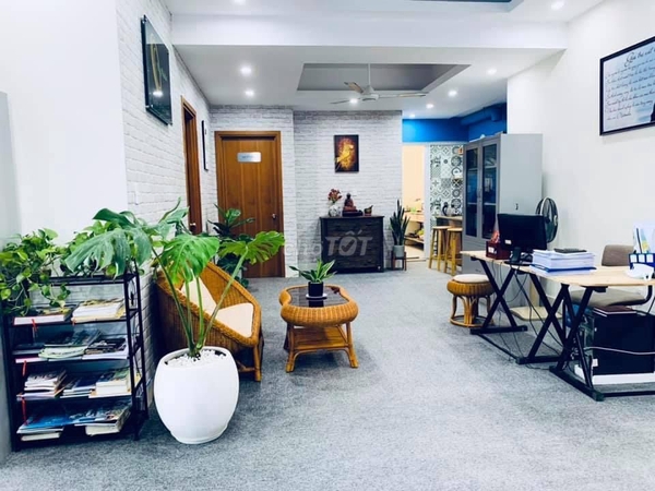 Cho Thuê Văn Phòng Cầu Giấy 4* 140m2 Cực Đẹp
