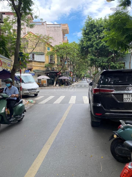 Bán nhà mặt phố Nguyễn Khắc Nhu, Trúc Bạch 78m2