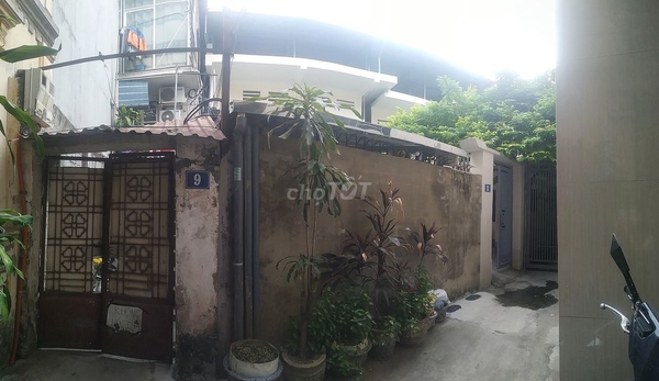 Nhà Quận Đống Đa 63.4m² - Bán Đất Tặng Nhà Ngõ Văn Hương