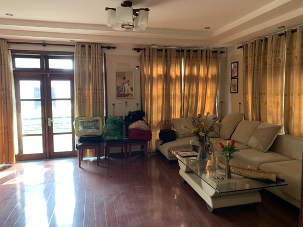Bán biệt thự 123,9m2  mặt phố Lạc Long Quân - giá bán18,5 tỷ ( giá tốt thị trường)