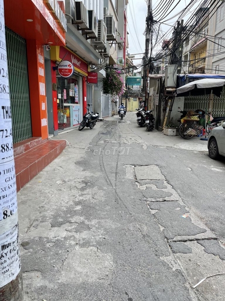 Cần bán nhà 117m2 giá 1x tỷ để chuyển lên gần Hồ Tây