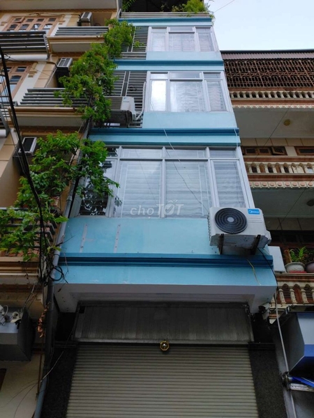 GẤP!- Bán nhà mặt phố. Ô tô đỗ cửa 70m2 4 ngủ