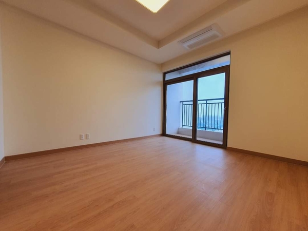 Cho thuê căn hộ 2 ngủ, tại dự án Starlake Tây Hồ Tây