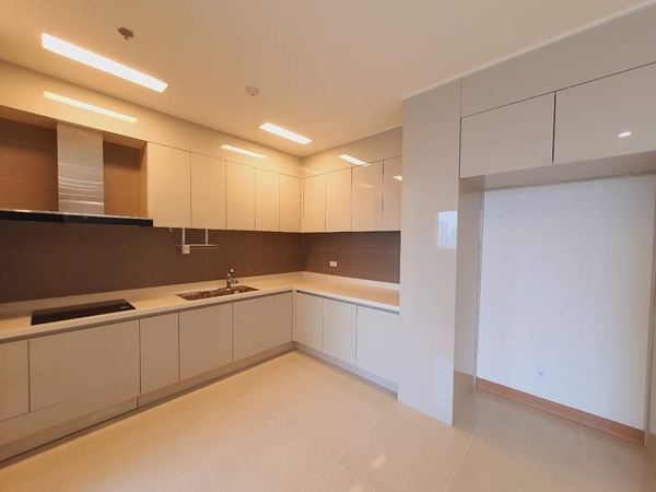 Cho thuê căn hộ 2 ngủ, tại dự án Starlake Tây Hồ Tây