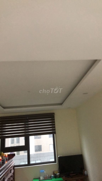 Nhà Nam Đồng ba mặt thoáng cách ô tô 10 m ,nhà 5 tầng 37m2