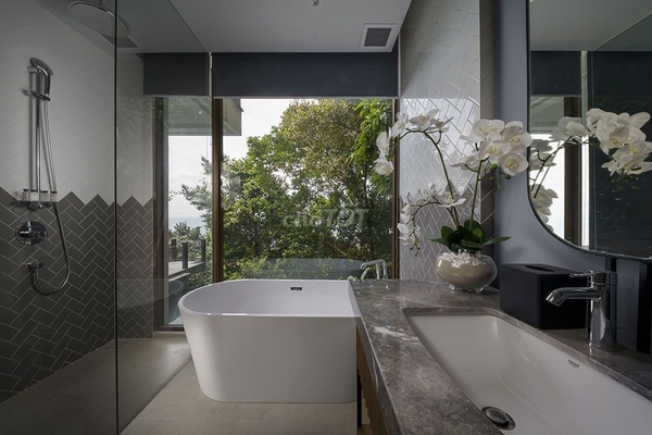 BÁN NHÀ NGUYỄN VĂN HUYÊN 93m2x7 VÀI BƯỚC RA PHỐ