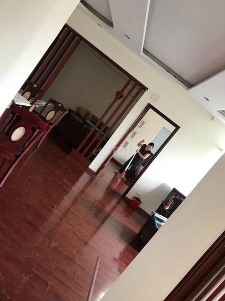 Chính Chủ Cho Thuê CHCC Công Viên Cầu Giấy 150m2