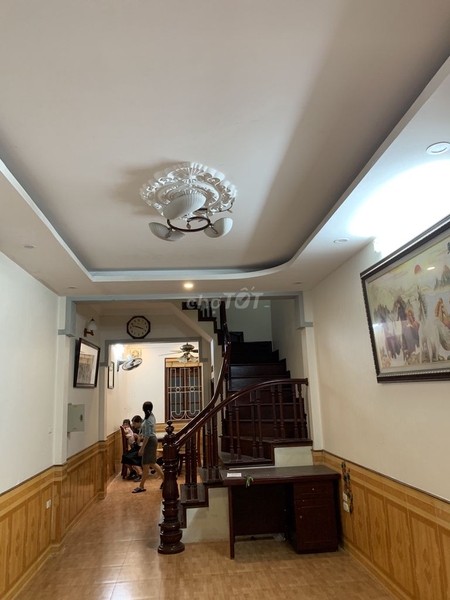 Bán nhà ngõ phố rộng Nguyên Hồng 39m2 Sổ đỏ chính chủ