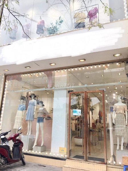 SANG NHƯỢNG CỬA HÀNG THỜI TRANG PHỐ NGUYỄN VĂN CỪ