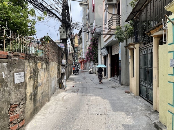 Cần bán nhà 117m2 giá 1x tỷ để chuyển lên gần Hồ Tây