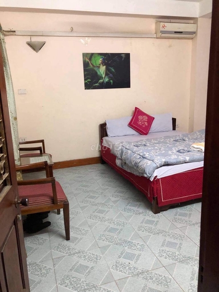 Cần Sang Nhượng Gấp Nhà Nghỉ Tại Đê La Thành Khách Hàng Ổn Định