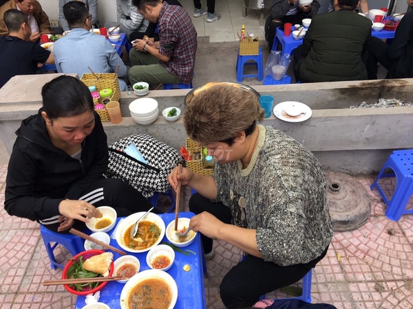 Sang Nhượng Lòng Ngon Quán 107C2 Vĩnh Hồ Khách Hàng Ổn Định