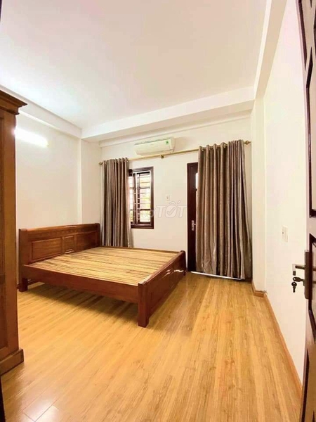 Nhà đẹp Long Biên 60m ô tô đỗ cửa, gần phố 3 tỷ.