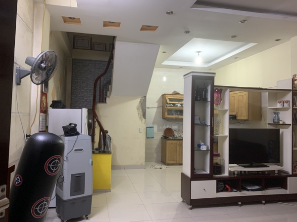 Bán nhà 40m2 thiết kế 4 tầng, 6 phòng ngủ ở Xuân Đỉnh Bắc Từ Liêm giá 82tr/m2