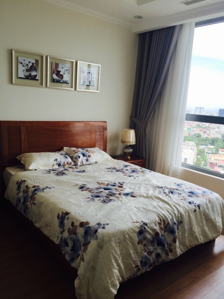Căn hộ cao cấp tầng 22 tại Vinhomes Nguyễn Chí Thanh, hướng Đông Nam giá 8,5 tỷ.
