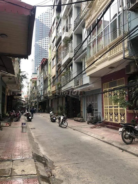 Đường rộng oto đi
