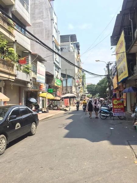 Mặt đường rộng