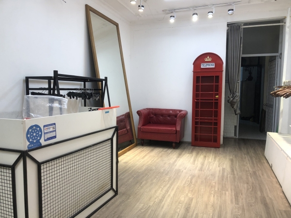 Sang Nhượng Cửa Hàng Thời Trang Tại Phố ĐÔNG CÁC