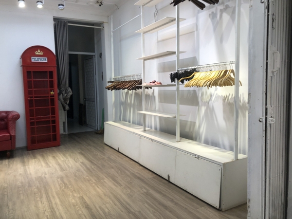 Sang Nhượng Cửa Hàng Thời Trang Tại Phố ĐÔNG CÁC