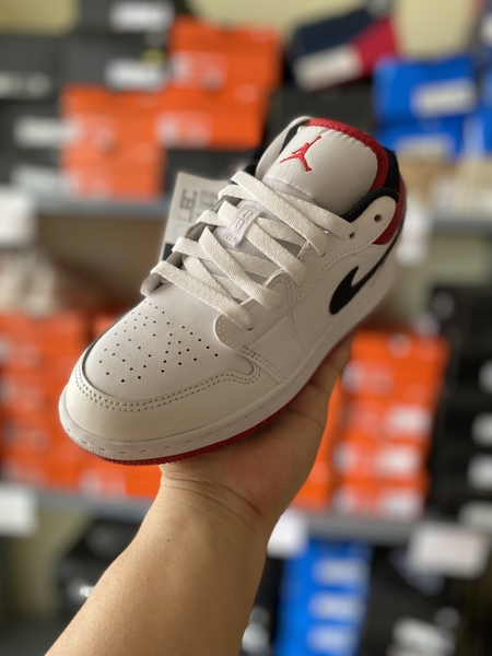 NIKE AIR JORDAN 1 LOW(GS) 553560-118