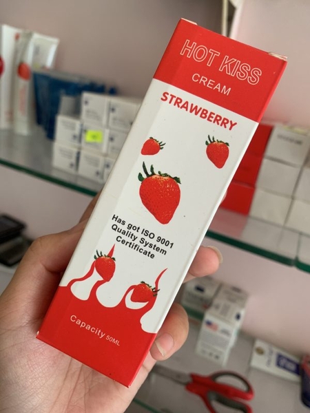 Gel bôi trơn Hot Kiss Cream hương Strawberry chất lượng cao
