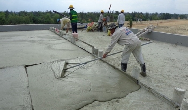 ĐỔ BÊ TÔNG BAO LÂU TƯỚI NƯỚC? GIẢI ĐÁP NGAY NÀO!