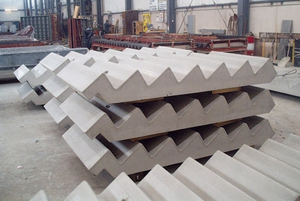 QUY TRÌNH ĐỔ BÊ TÔNG CẦU THANG ĐÚNG CHUẨN KĨ THUẬT NHẤT