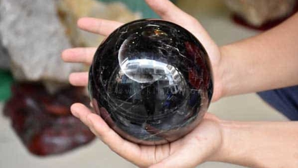 QUẢ CẦU PHONG THỦY LÀ GÌ? Ý NGHĨA VÀ VỊ TRÍ ĐẶT HÚT TÀI LỘC