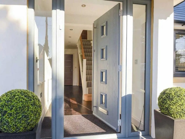 PHONG THỦY CỬA SAU NHÀ VÀ NHỮNG ĐIỀU KIÊNG KỴ