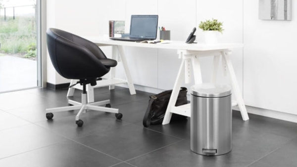 NHỮNG VẬT PHẨM KHÔNG NÊN ĐẶT TRÊN BÀN LÀM VIỆC