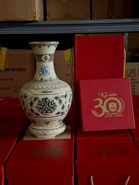 Quà Tặng Kỷ Niệm 30 Năm Thành Lập Công Ty VINAHANKOOK