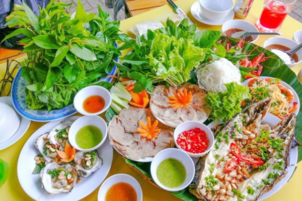 'Cuốn… rau rừng' gây thương nhớ - Nguồn: tuoitre.vn