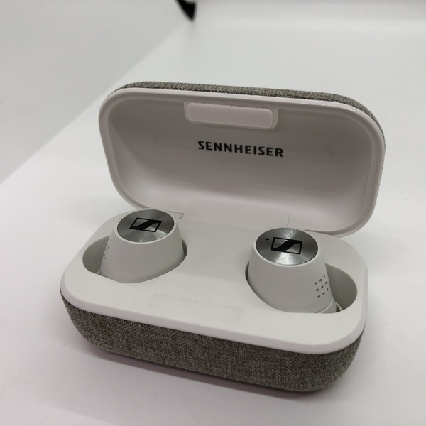 da-qua-su-dung-tai-nghe-sennheiser-chinh-hang-momentum-true-wireless-2-trang-jap