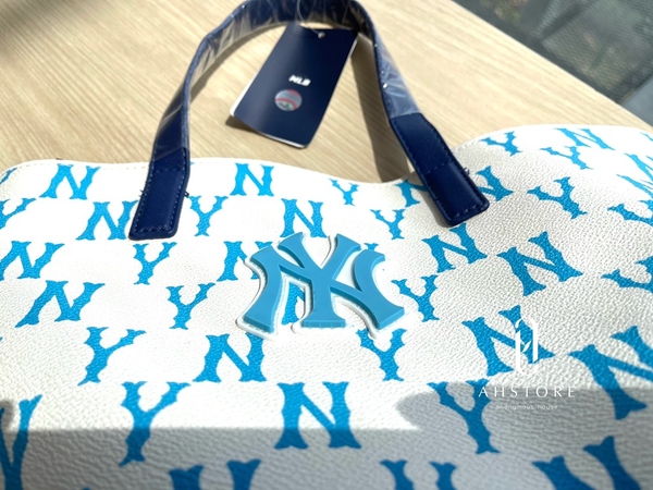 [MLB] Túi Tote Monogram Gradation Tote Bag New York Yankees Màu Trắng Xanh