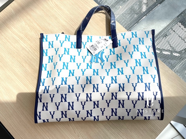 [MLB] Túi Tote Monogram Gradation Tote Bag New York Yankees Màu Trắng Xanh